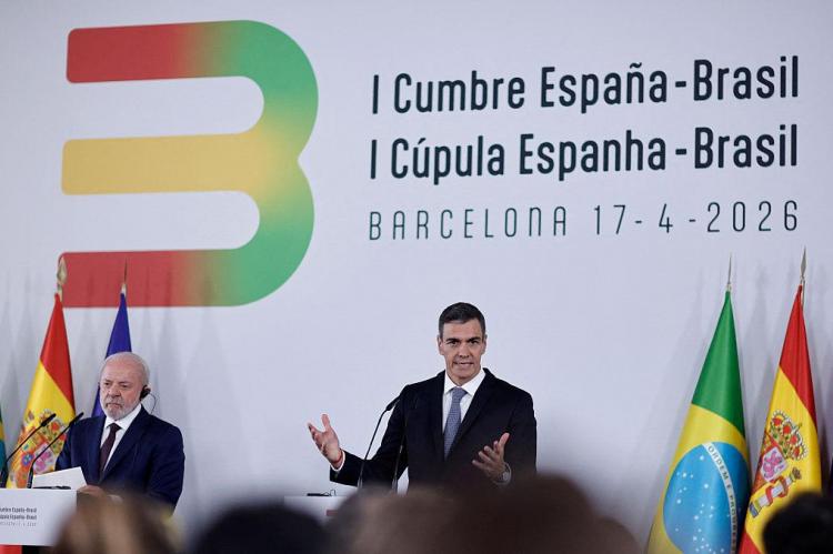 Barcelona and Beyond.Pedro Sanchez.Image