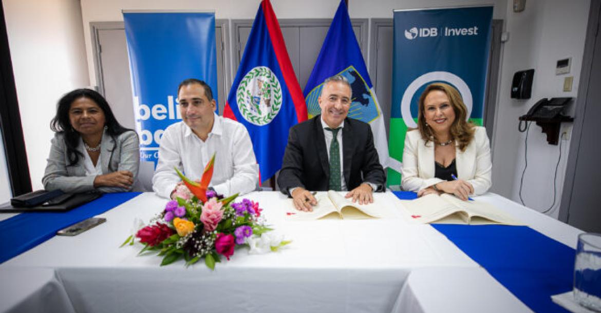 The signing ceremony took place today at IDB Invest’s office in Belize, with the participation of CID General Manager, Tomas Bermudez, Rocío Medina Bolívar, IDB Group Country Manager in Belize, Marisela Alvarenga, IDB Invest Division Chief for Financial Institutions, and Filippo Alario, BBL Executive Chairman